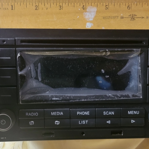 Car audio head unit - Picture 6 of 7